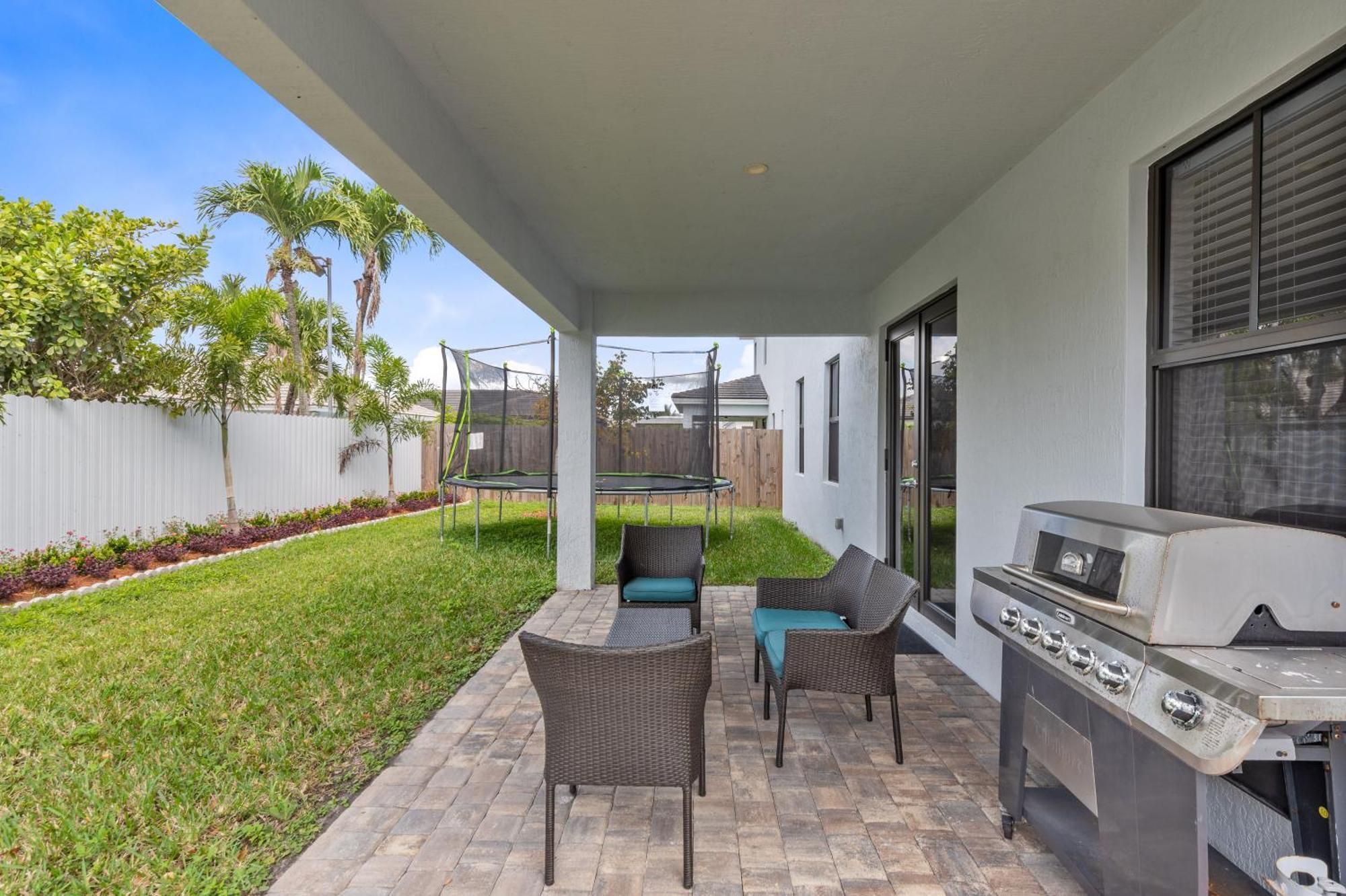 Miami Oasis Villa, Your Luxury Haven Tamiami Exterior photo